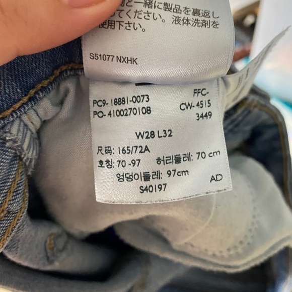 Levi’s 711 Skinny Distressed Medium Wash Jeans - Picture 8 of 8